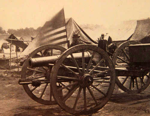 civil war photo of cannon